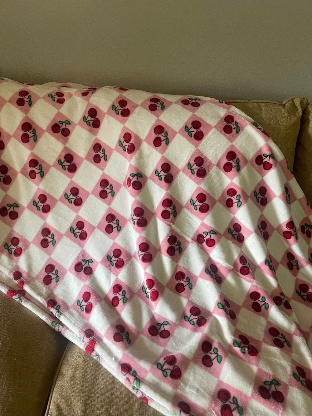 Throw Cherry pink red and white